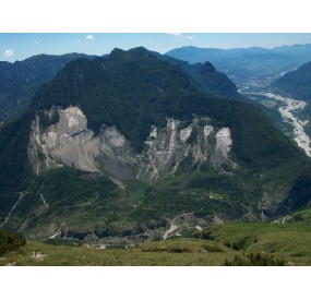 Il Toc e la frana visti dal monte Salta