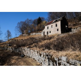 Abandoned traditional house, on the coal trail near Casso