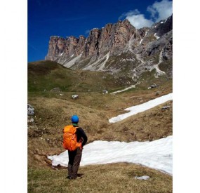 Ammirando le muraglie dolomitiche attorno a Mondeval