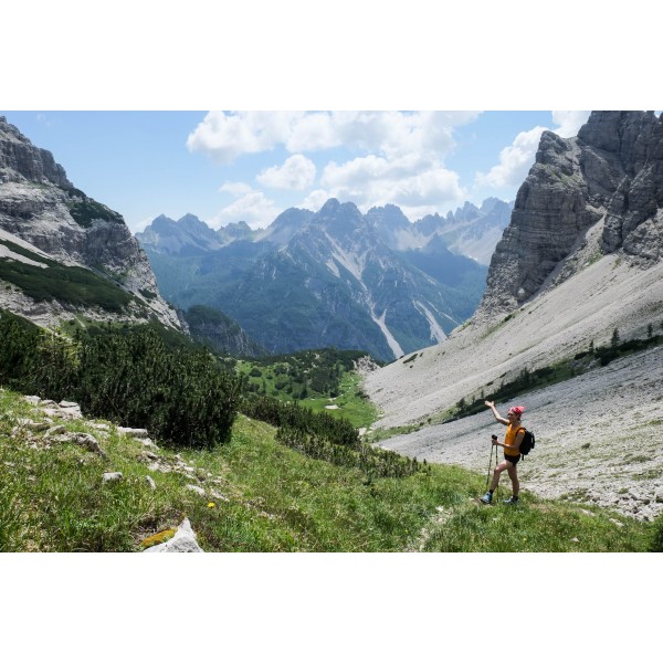 Ammirando il panorama dall'alta valle Monfalcon di Forni