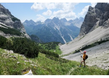 Ammirando il panorama dall'alta valle Monfalcon di Forni