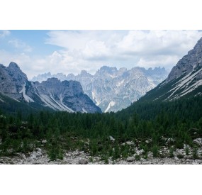 The view towards the Monfalconi range